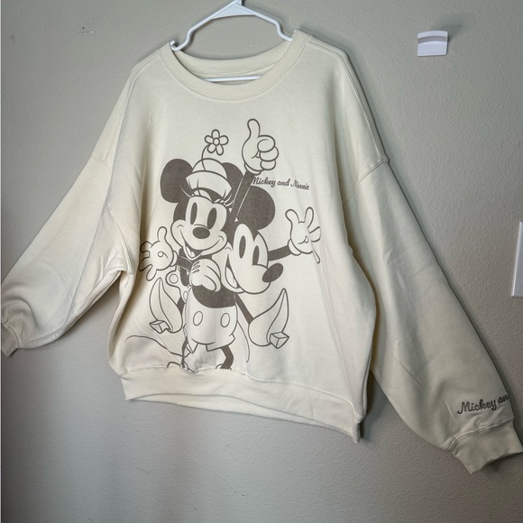 Disney Mickey and Mini embroidered women’s neutral pullover sweatshirt,NWT XL - Picture 3 of 7